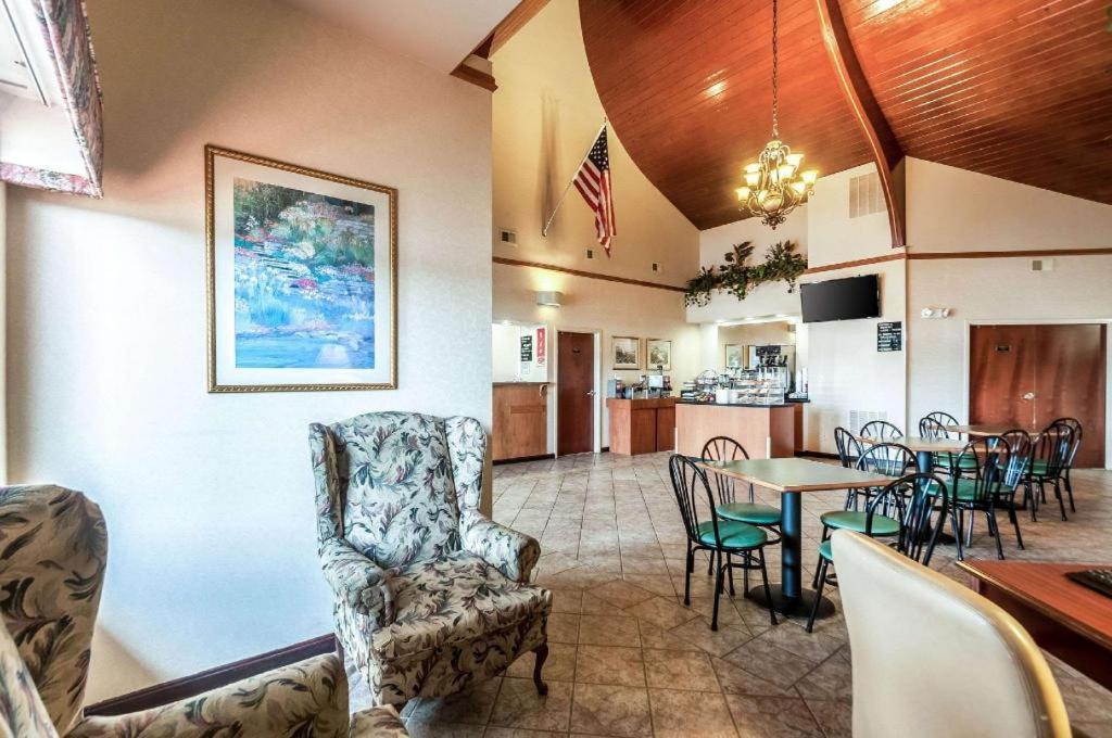 Econo Lodge Inn & Suites Middletown Εξωτερικό φωτογραφία